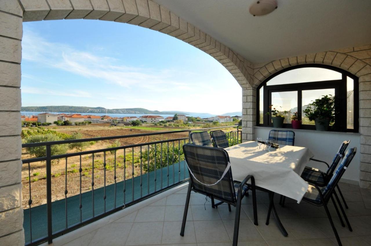 Roso Apartment With Sea View Trogir Exterior photo